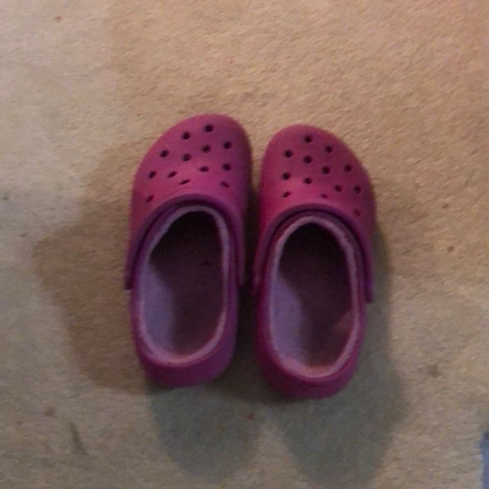 Pink lined fuzzy crocs women’s 6.5 used